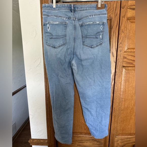American Eagle Mom Straight Jean - Picture 2 of 5